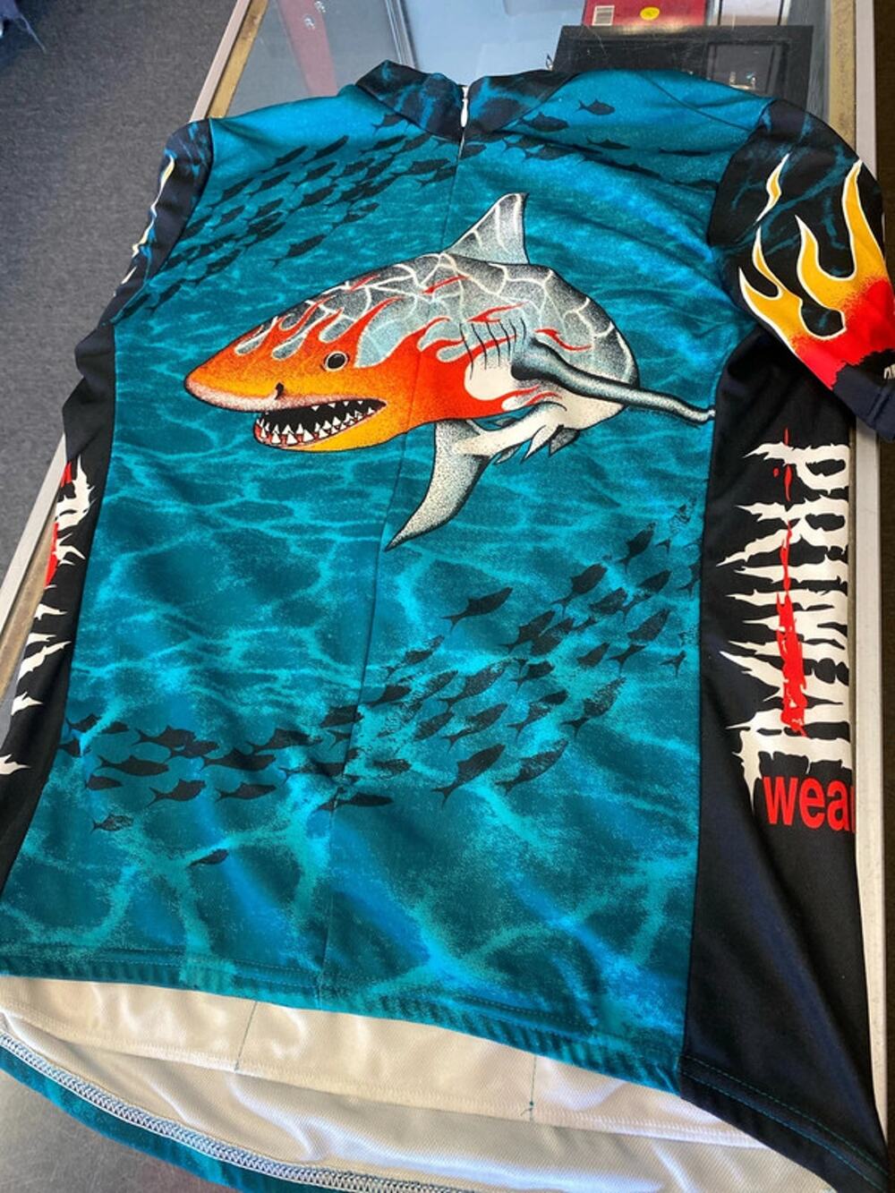 Primal Wear cycling jersey men's L coolmax shark flames Made In USA vintage
